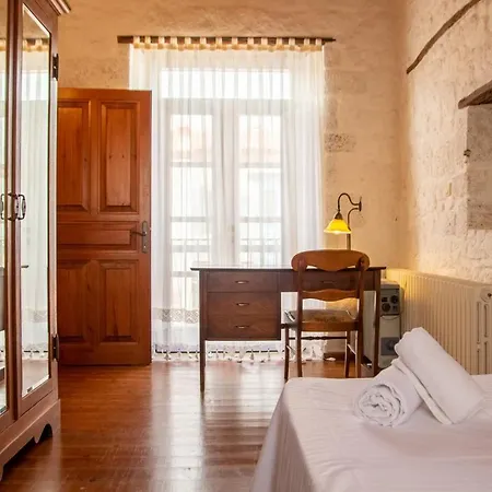Marvelous Stonehouse With Backyard And Fireplace In Cesme Apartament