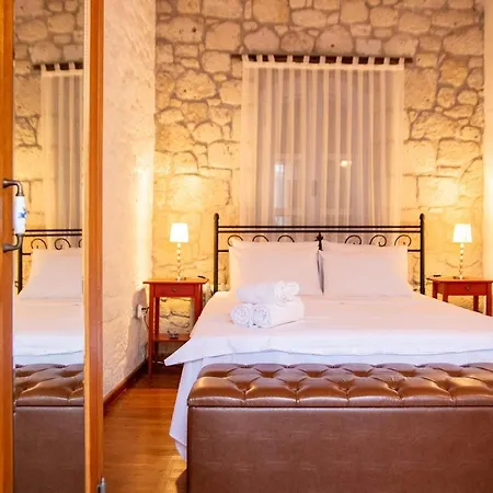 Апартаменты Marvelous Stonehouse With Backyard And Fireplace In Cesme