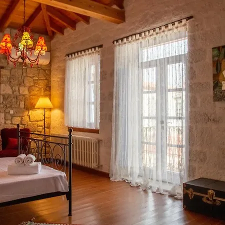 Marvelous Stonehouse With Backyard And Fireplace In Cesme * Алачати